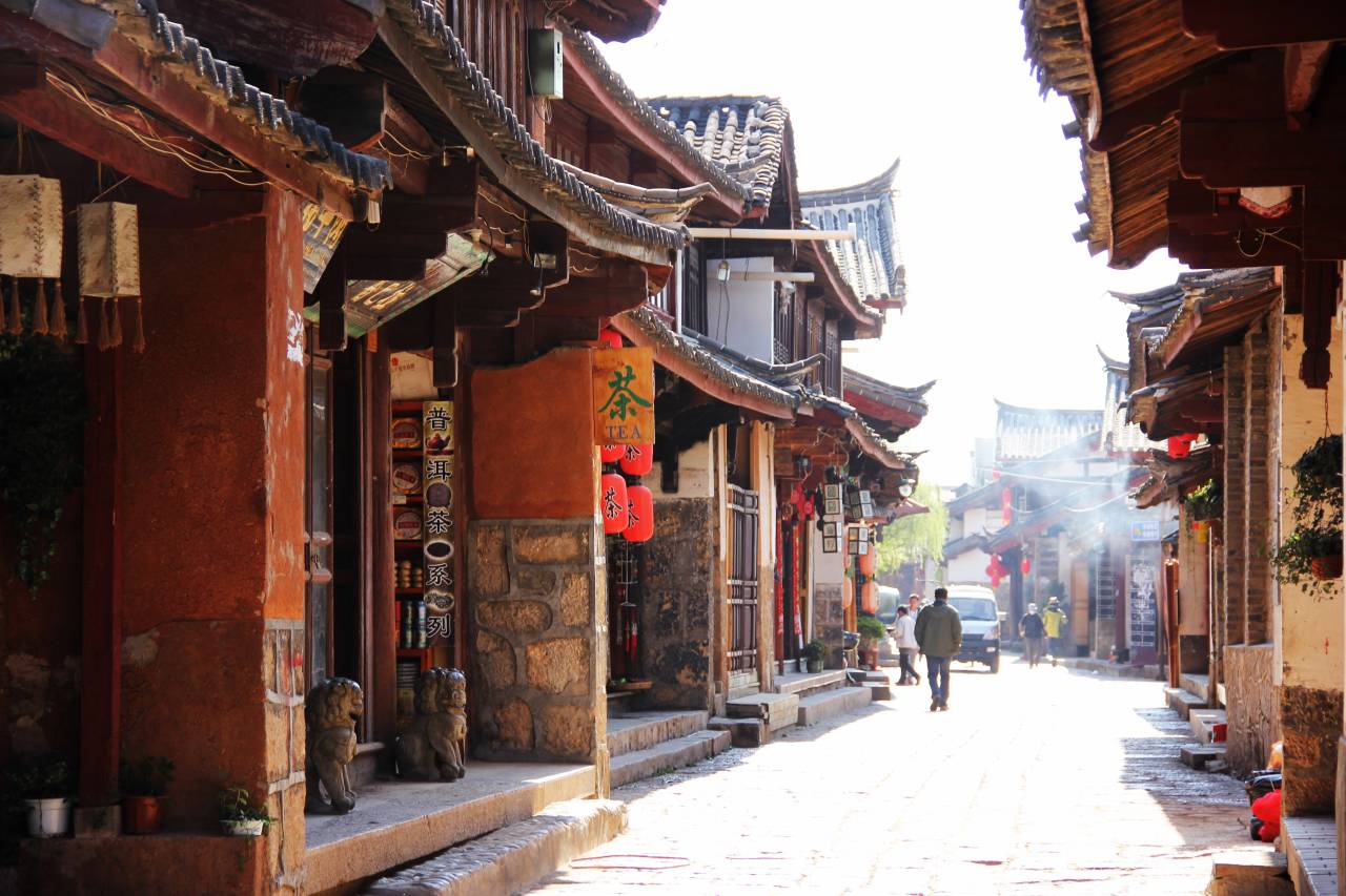 雲南省・麗江でおすすめの観光地、束河古鎮の美しい街並み