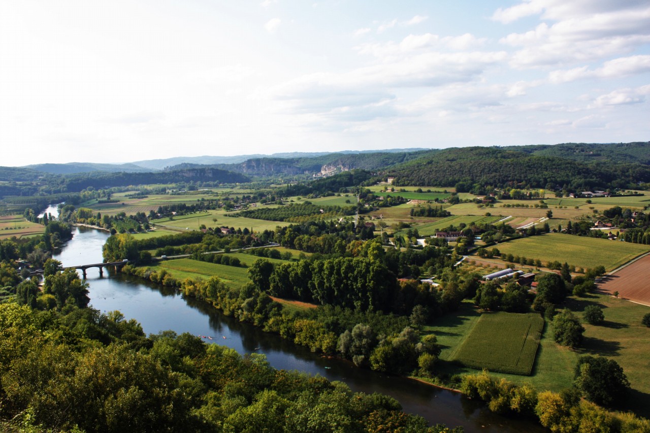 フランス・ドンムからのドルドーニュ川の眺め