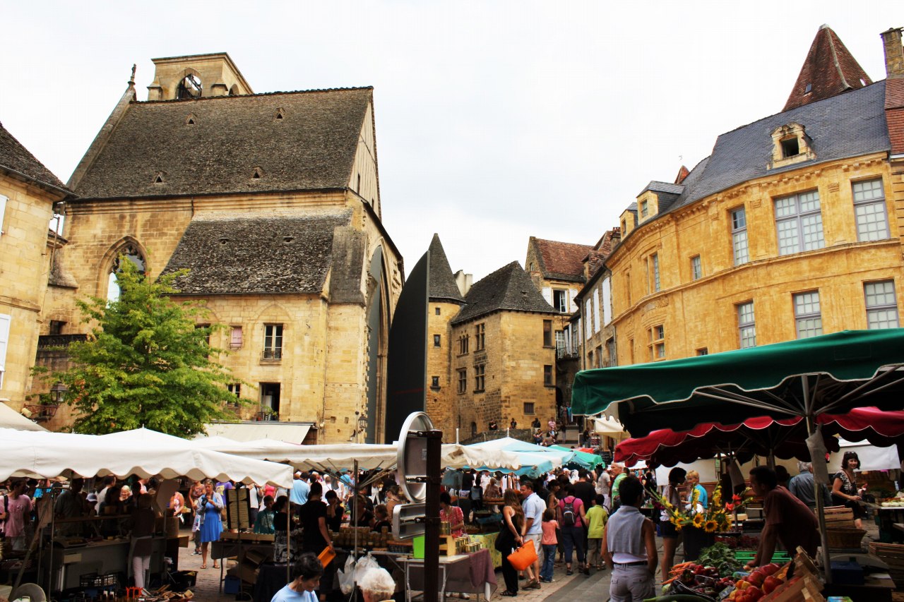 フランス・サルラの街並み