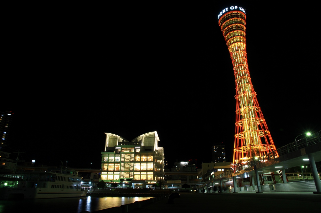 神戸・ハーバーランドの夜景 ポートタワーが美しい