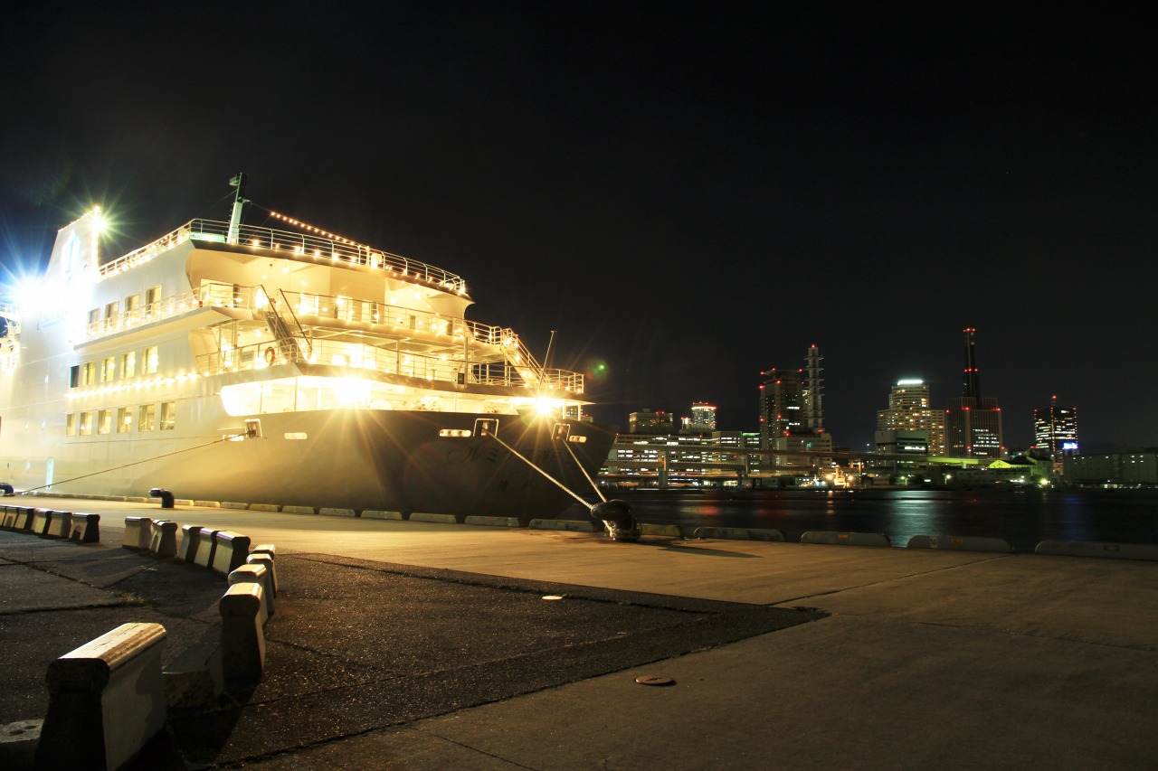 神戸・ハーバーランドのルミナス神戸2の夜景